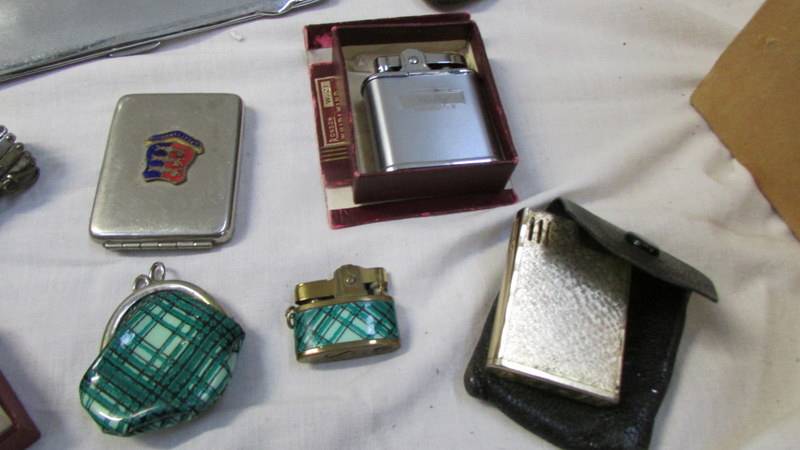 A mixed lot of vintage lighters including Ronson, - Image 3 of 4