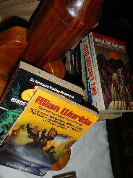 A quantity of science fiction sci-fi books including Doctor Who etc, - Image 4 of 4