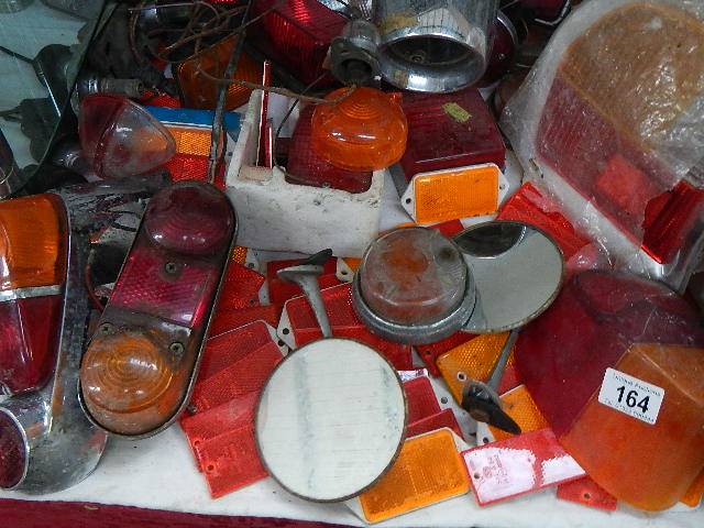 A good selection of used classic car rear light lenses and reflectors for Mini, VW Beetle etc. - Image 4 of 5