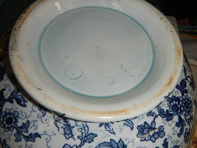 A mixed lot of blue and white including bowl, commemorative plates, - Image 2 of 2