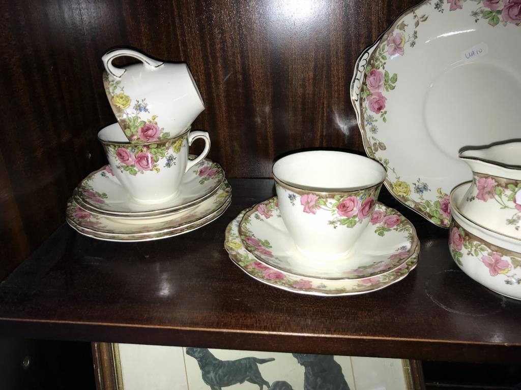 A Royal Doulton English Rose 21 piece tea set - Image 2 of 5