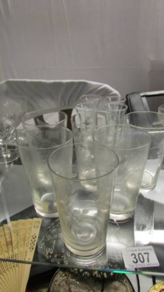 A quantity of vintage drinking glasses - Image 3 of 4