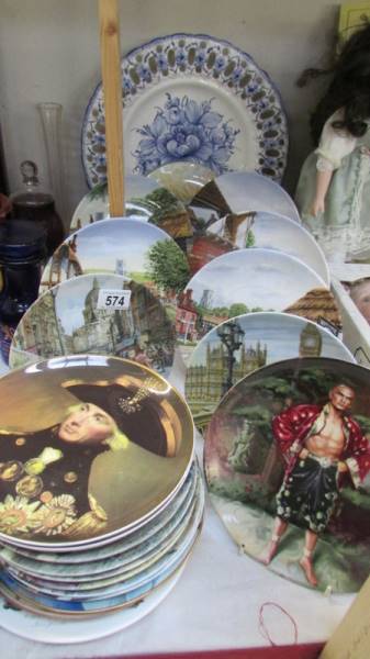 A large lot of collector's plates including Royal Doulton. (collect only). - Image 3 of 3