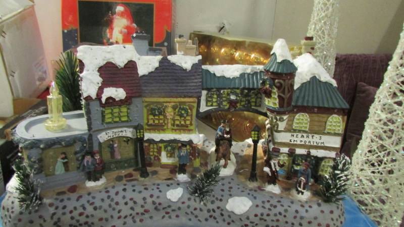 A good selection of Christmas decorations, - Image 6 of 6