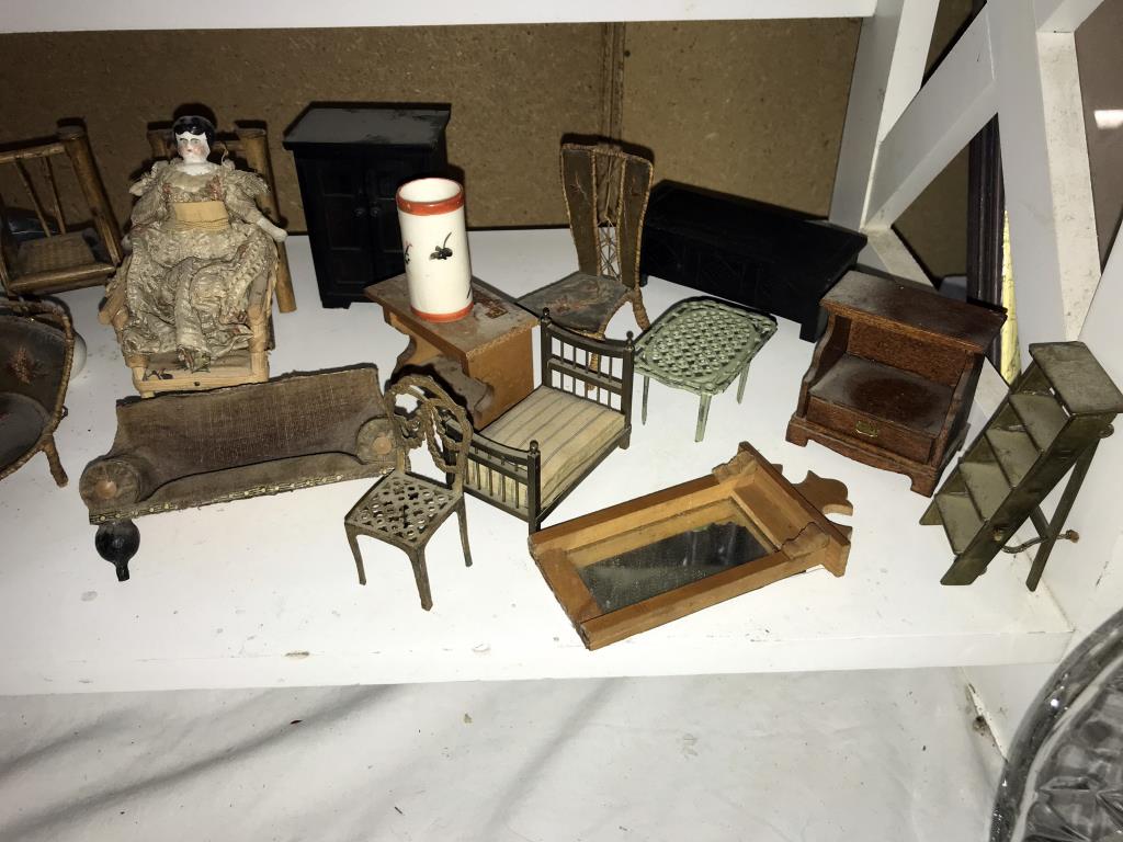 A good selection of Victorian/Edwardian dolls house furniture including a bamboo table. - Image 5 of 5