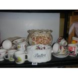 A mixed lot including tea ware.