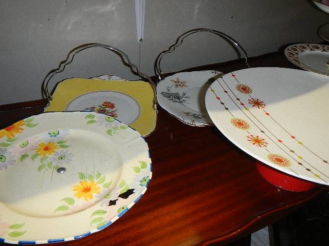 A mixed lot of cake stands. - Image 2 of 3