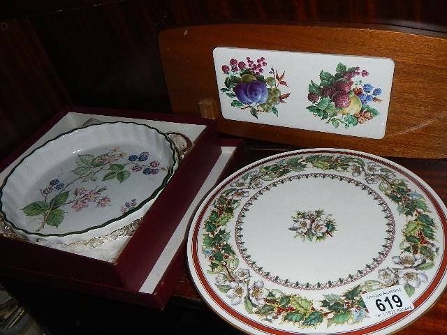 A Spode cake stand and a boxed Mayall flan dish.