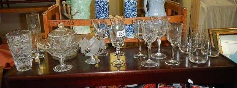 A mixed lot of glassware. (collect only)