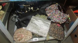 A mixed lot of vintage evening bags.