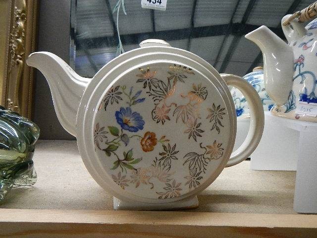 Three vintage teapots. - Image 3 of 3