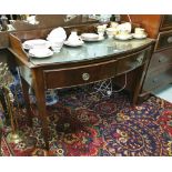 Mid-20thC Bowfront Mahogany Side Table, with a similarly bowed glass cover, over 2 apron drawers and