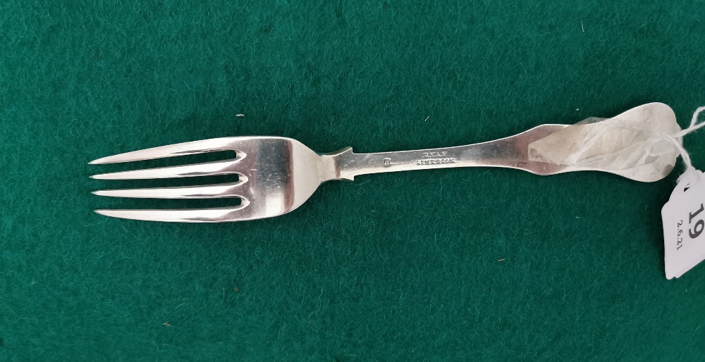 Irish Silver Fork, Kings Pattern, stamped "Ryan Limerick", numbered "B", 21cmL, 75 gram weight, - Bild 3 aus 4