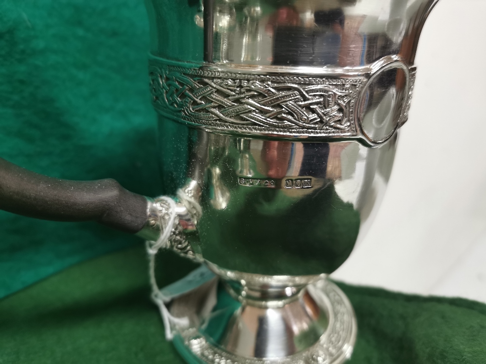 Four Piece Irish Silver Tea Service comprising of a Tea Pot and Hot Water Pot on stem bases, with - Bild 3 aus 3
