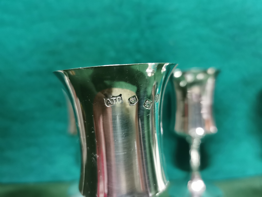 A matching set of 6 London Silver Wine Goblets, each 11.5cmH, 5cm dia, by A T Cannon Ltd, 1973 ( - Bild 3 aus 4