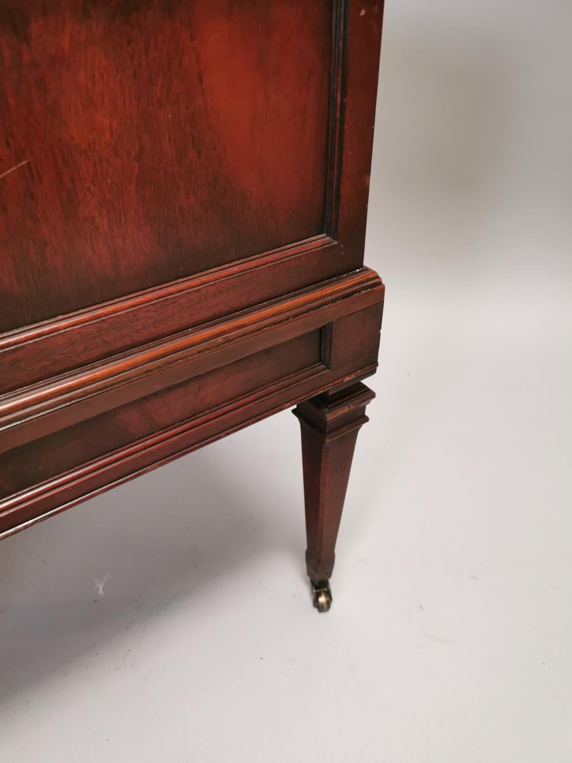 Inlaid mahogany lamp table. - Image 4 of 5