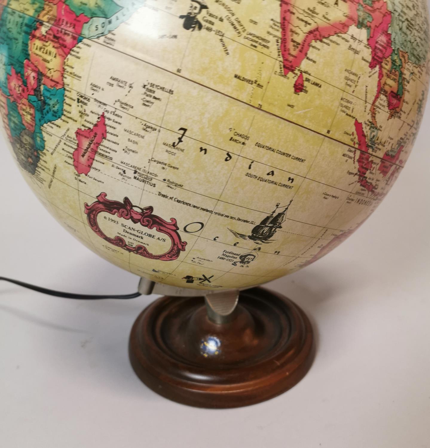 1950's light up world globe. - Image 3 of 3