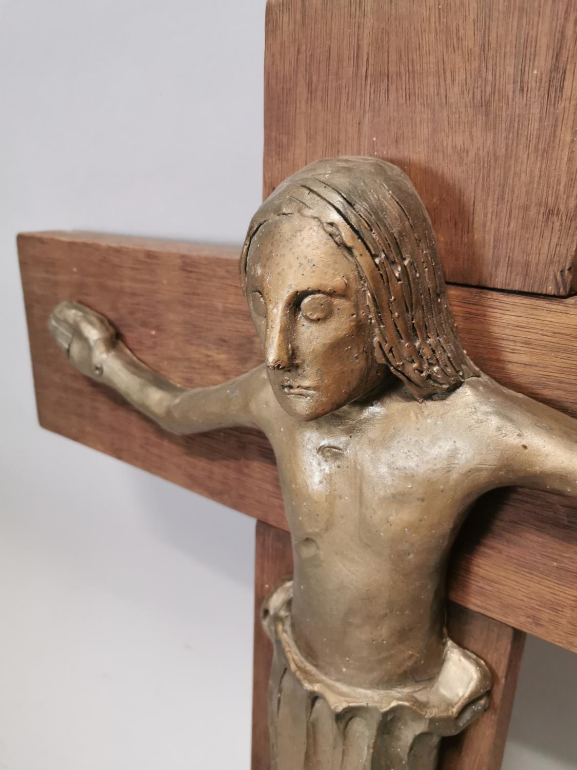 Contemporary crucifix on an oak cross. - Image 2 of 3