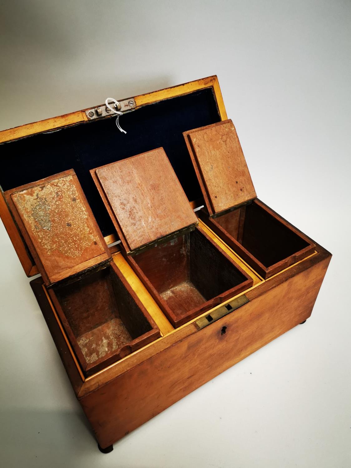 19th C. mahogany and satinwood tea caddy. - Image 3 of 3