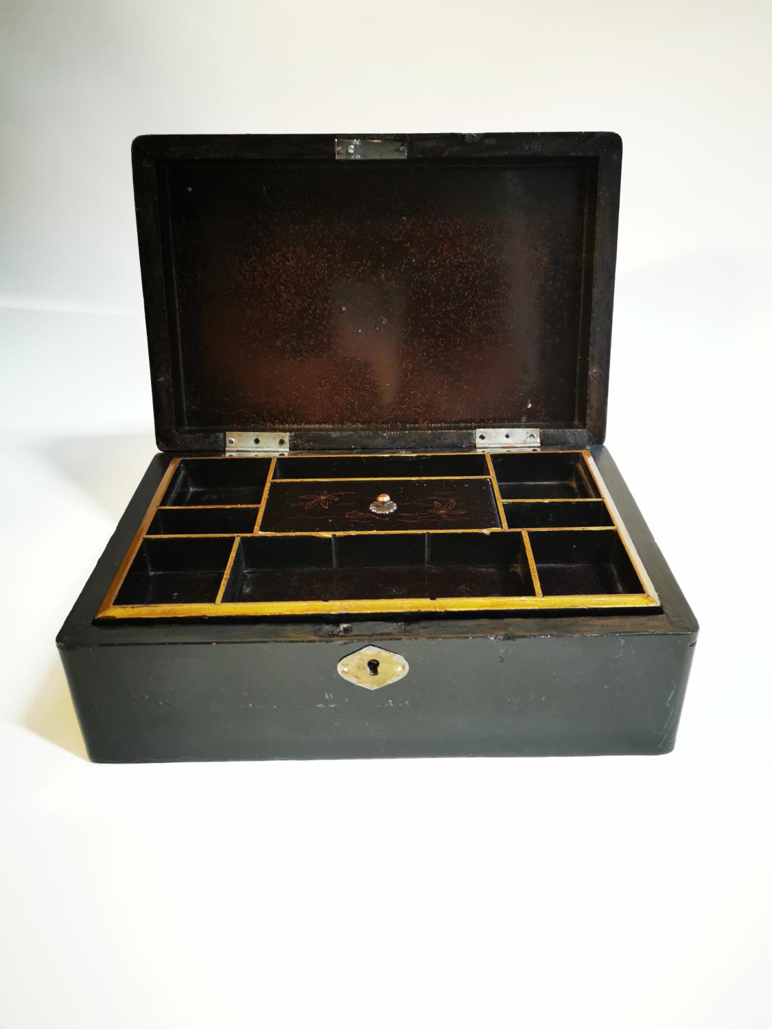 Edwardian lacquered jewellery box. - Bild 4 aus 4