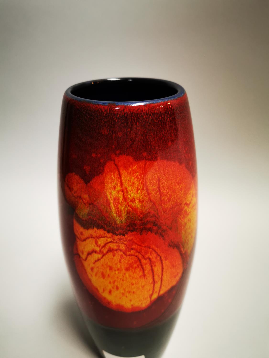 Early 20th C. Staffordshire vase. - Bild 3 aus 3