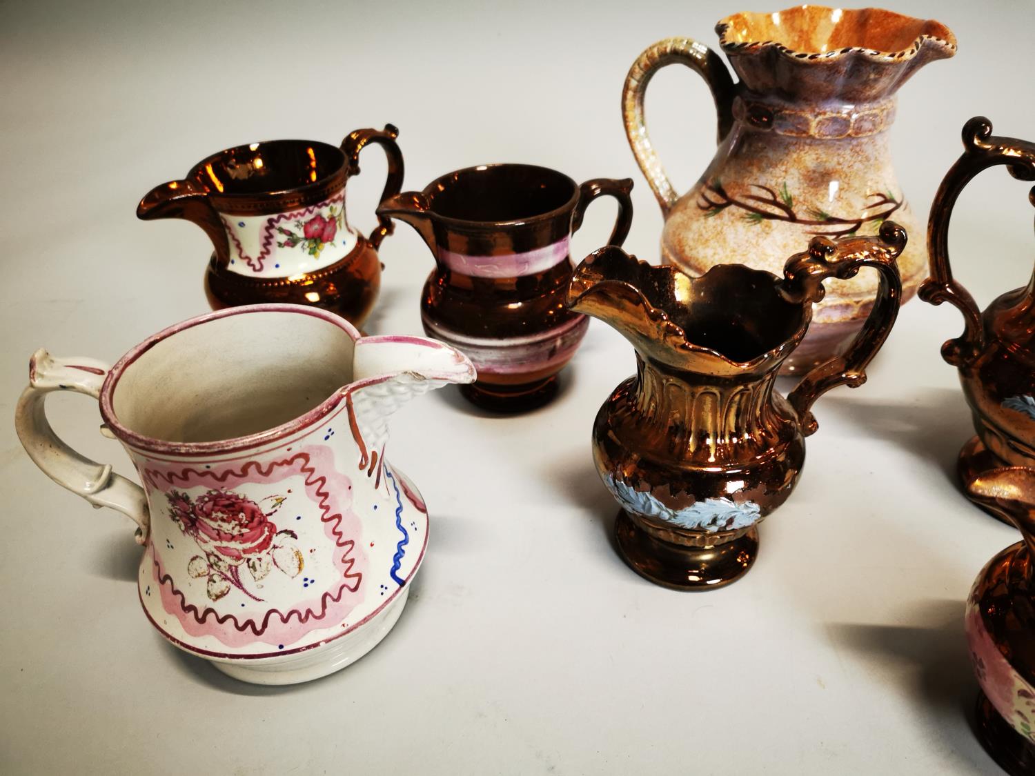 Collection of eight ceramic water jugs. - Bild 3 aus 3