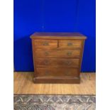 Edwardian walnut chest of drawers, 2 short and 3 long graduated drawers on a plinth base W 105 H 105