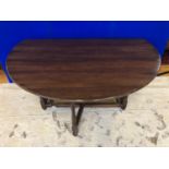 Good quality oak kitchen drop leaf table W 150 H 77 D 155