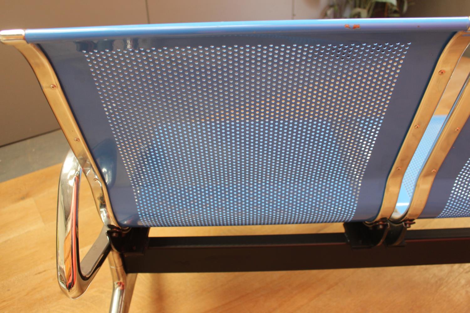 Three seater metal station seat - Image 2 of 2