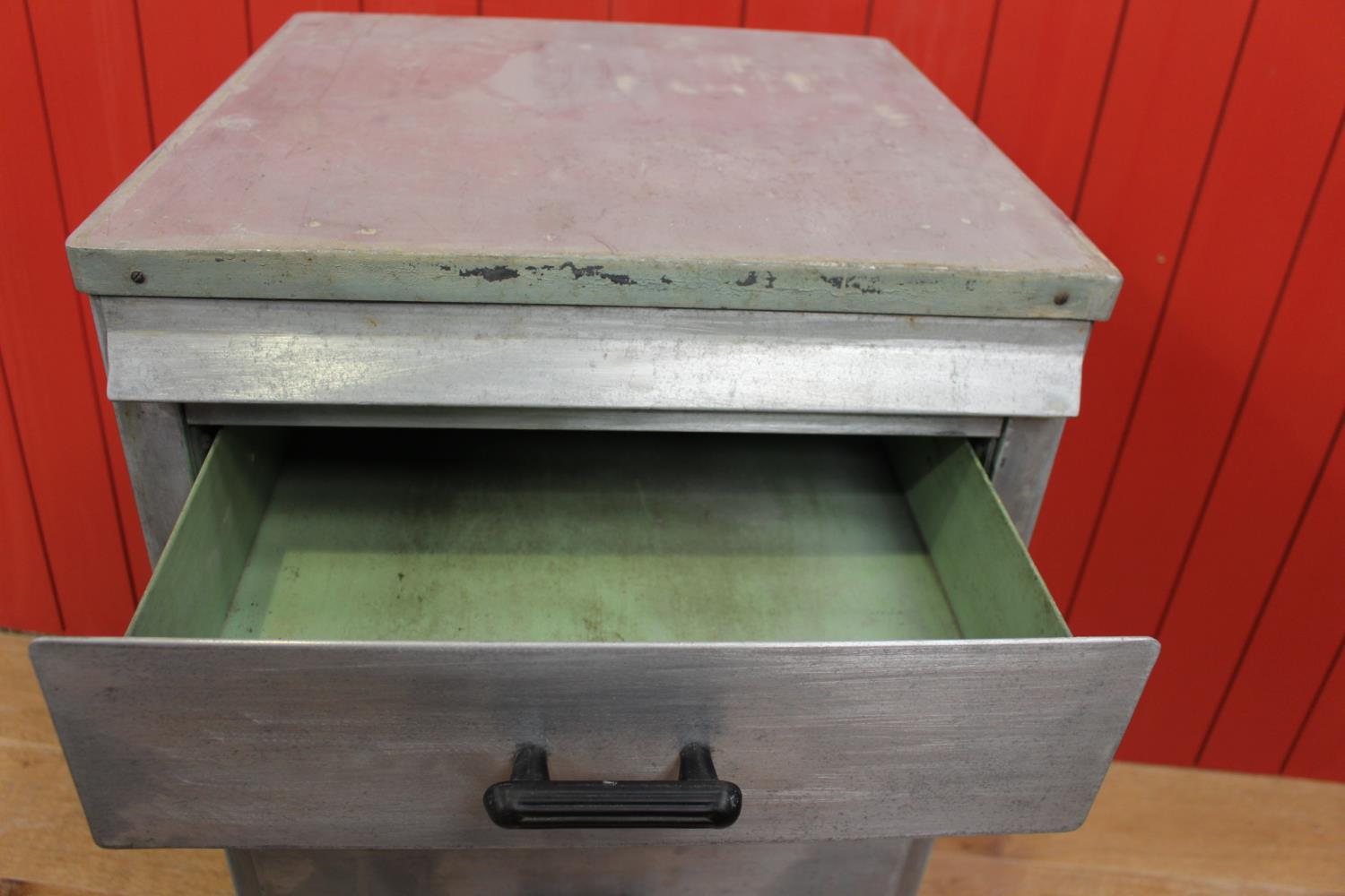 Aluminium four drawer industrial cabinet - Image 2 of 3