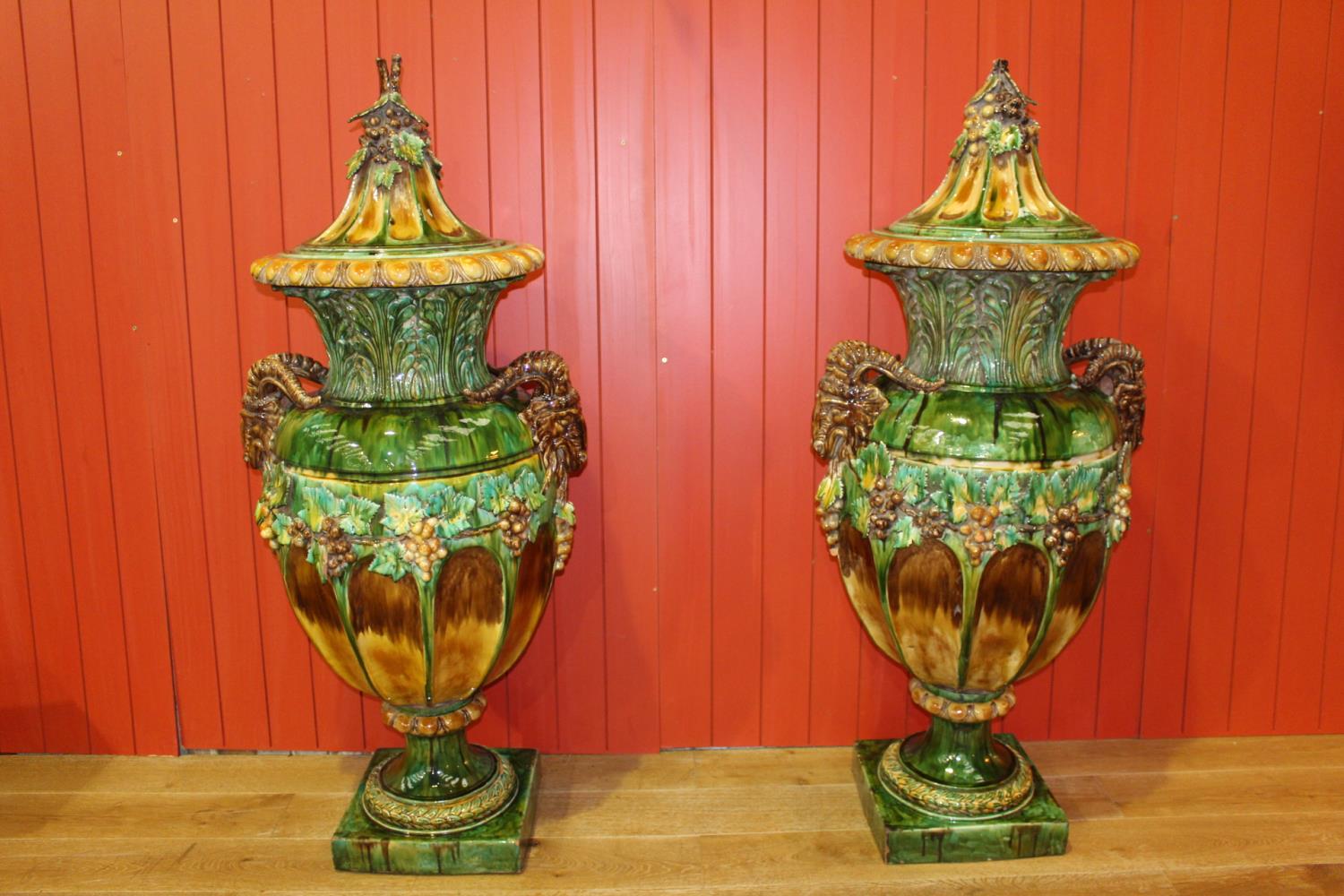 Pair of ceramic urns - Image 5 of 5