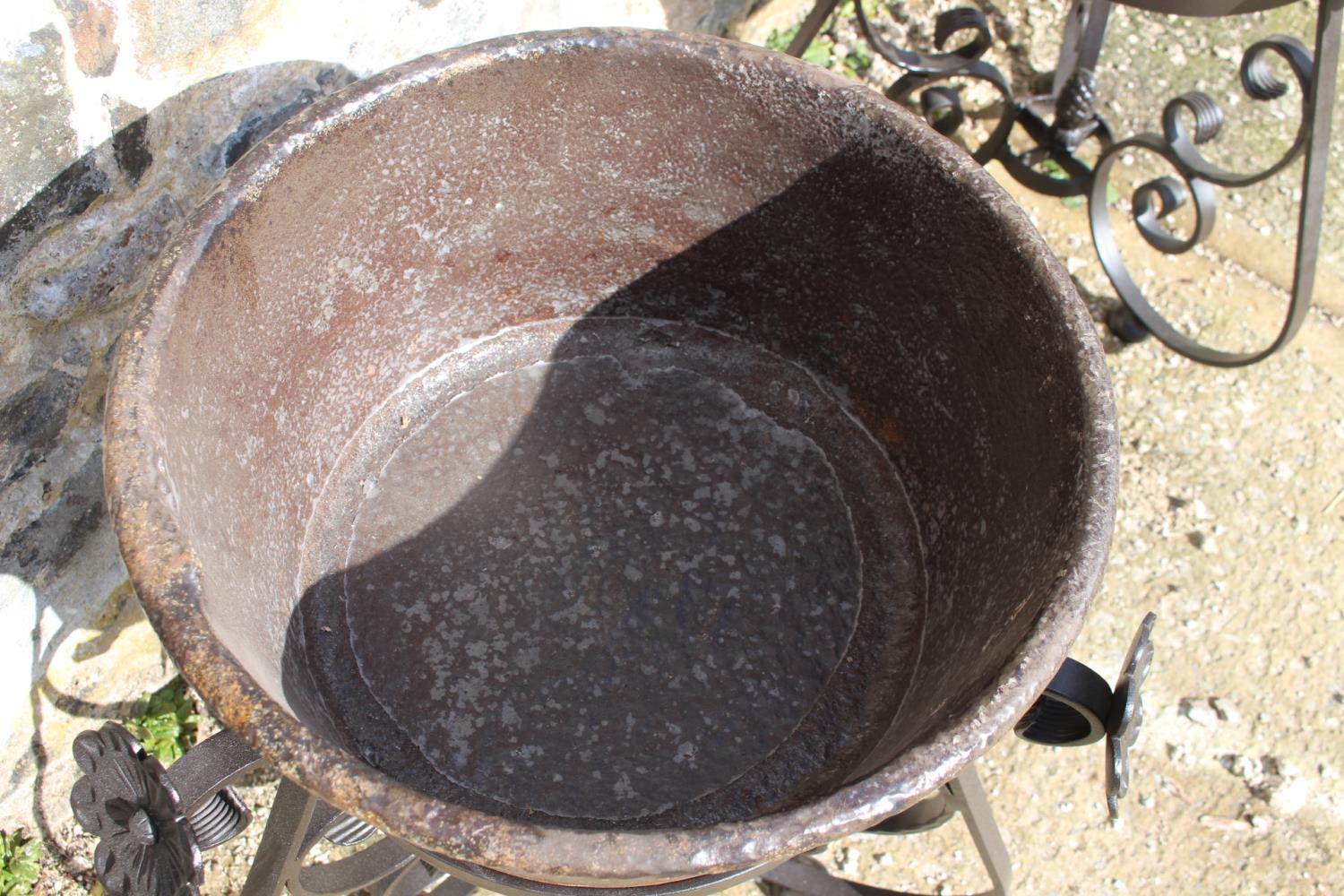 Pair of cast iron pots - Image 2 of 2