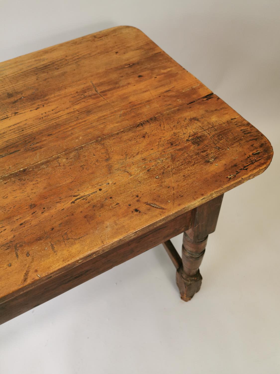 19th. C. painted pine table - Image 4 of 7