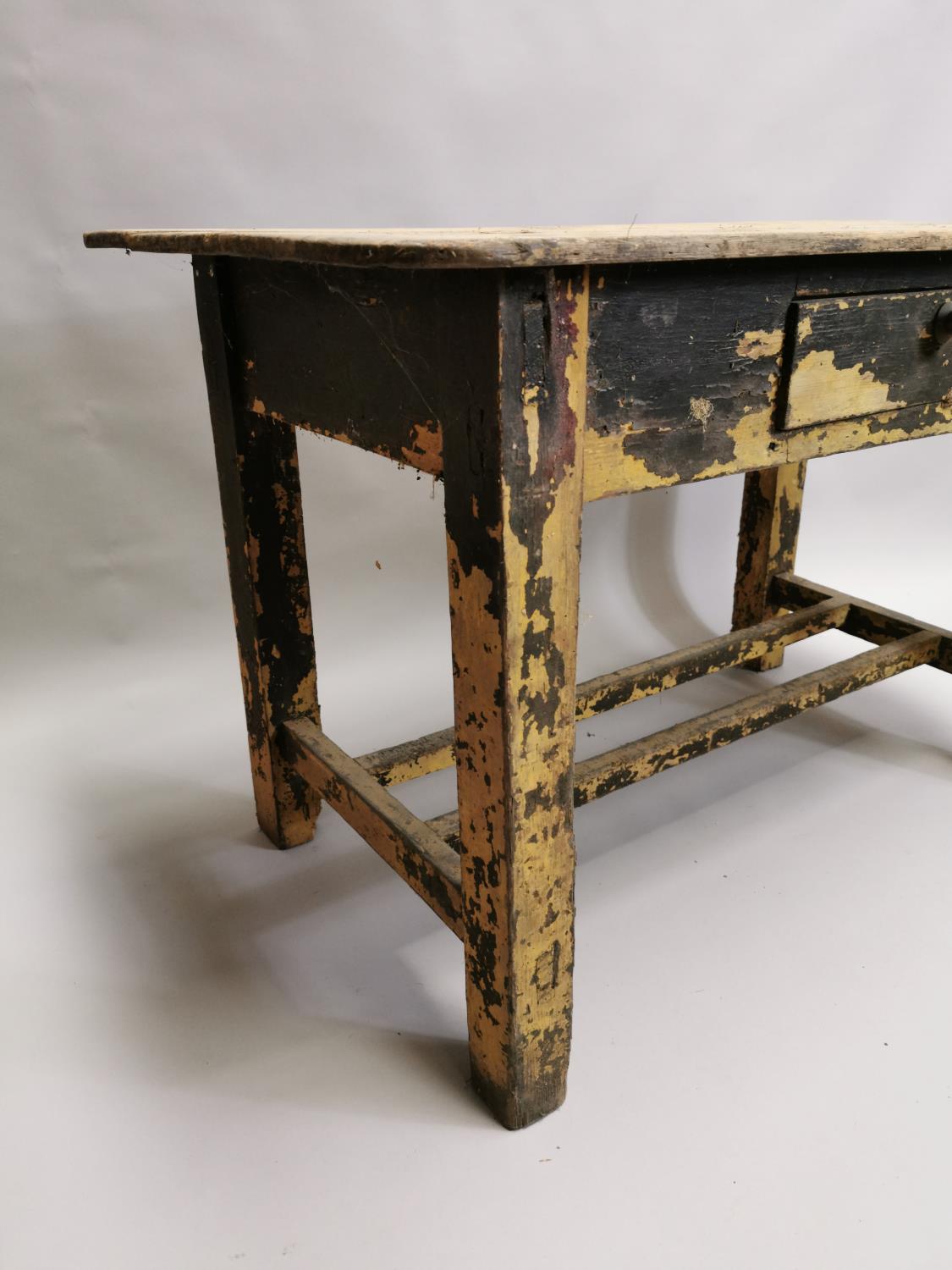 19th. C. painted pine side table - Image 2 of 7