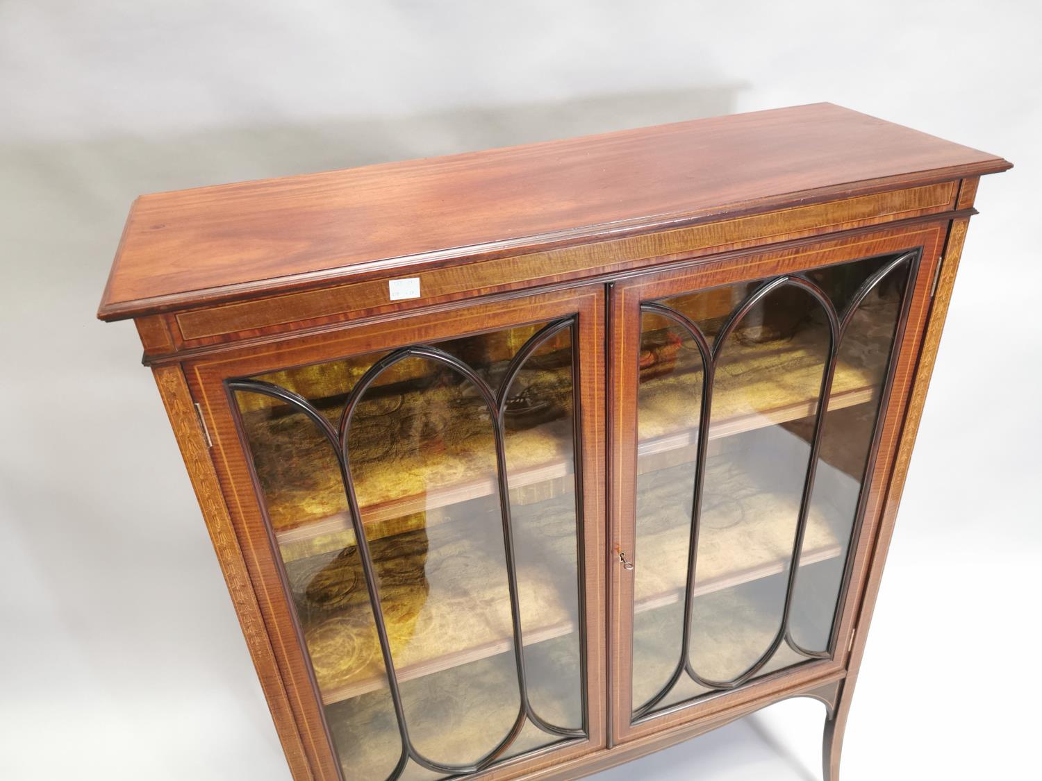 Edwardian inlaid mahogany display cabinet - Image 7 of 9