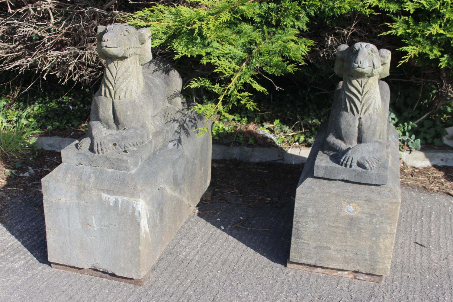 Pair of cast stone seated dogs - Image 4 of 5