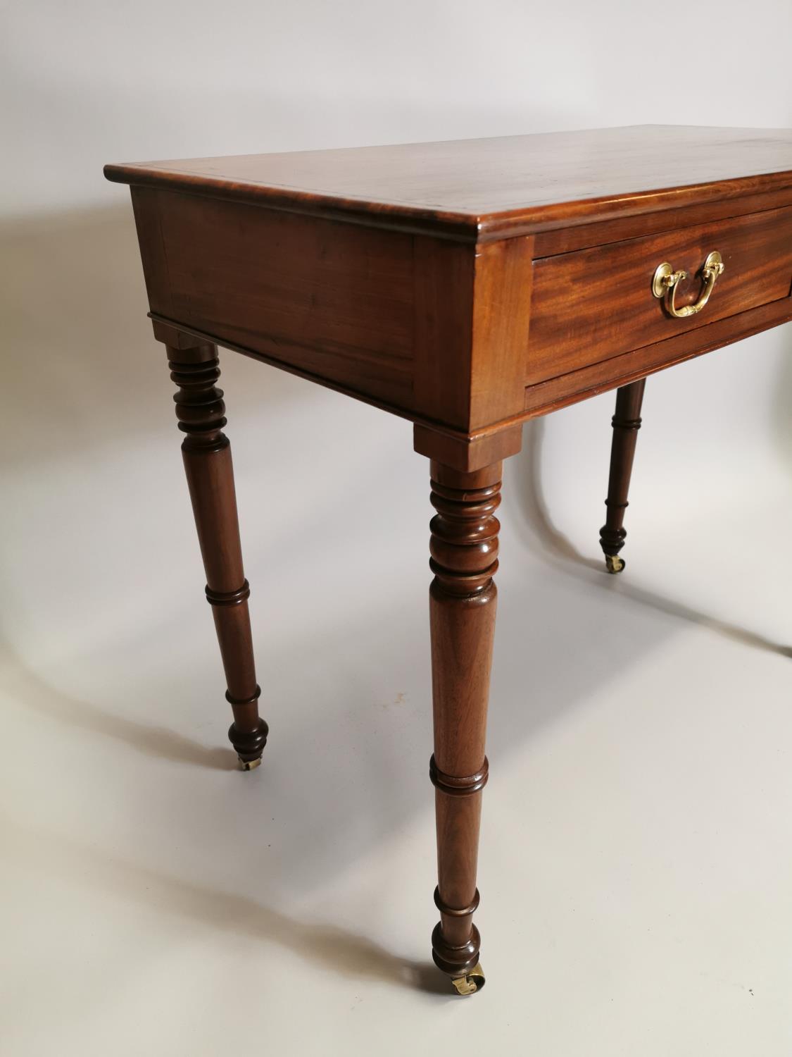 19th. C. mahogany side table - Image 2 of 8