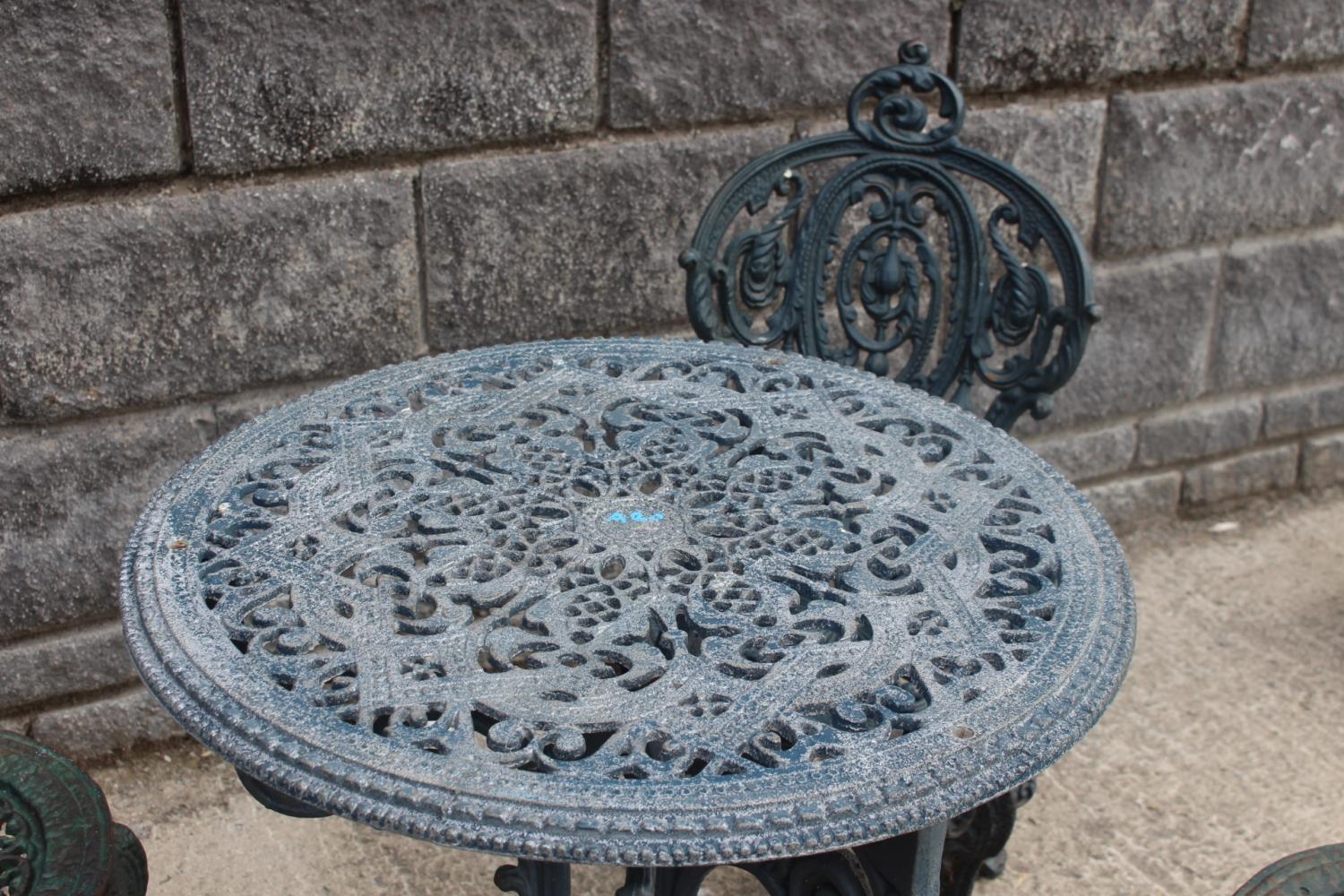 Cast iron five piece Bistro garden set - Image 2 of 4