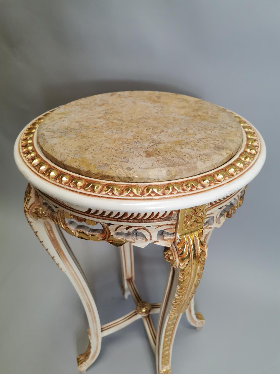 Carved giltwood jardiniere stand - Image 2 of 7