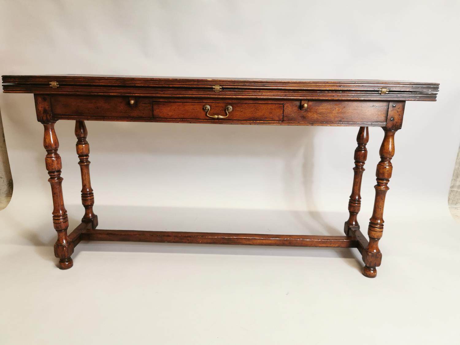 Unusual good quality oak dining room table