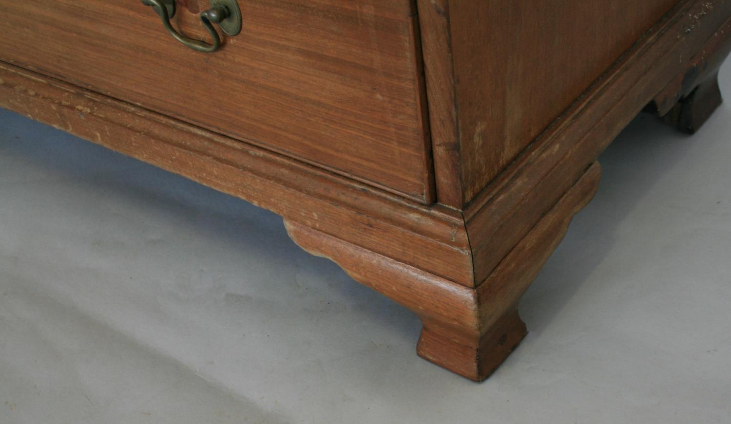 Neat proportioned Georgian chest drawers with two short and three long graduated drawers, standing - Image 3 of 3