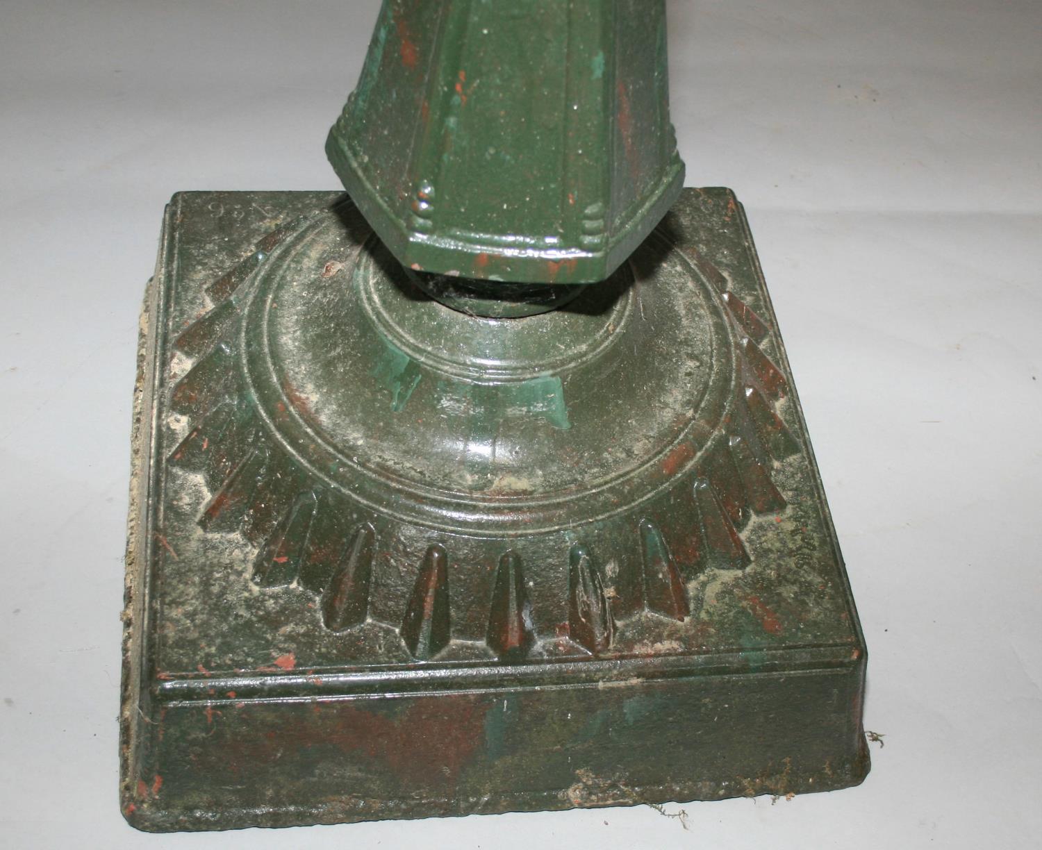 Cast iron Victorian centre piece . 47W x 80H - Image 2 of 3