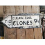 Clones double sided road sign.