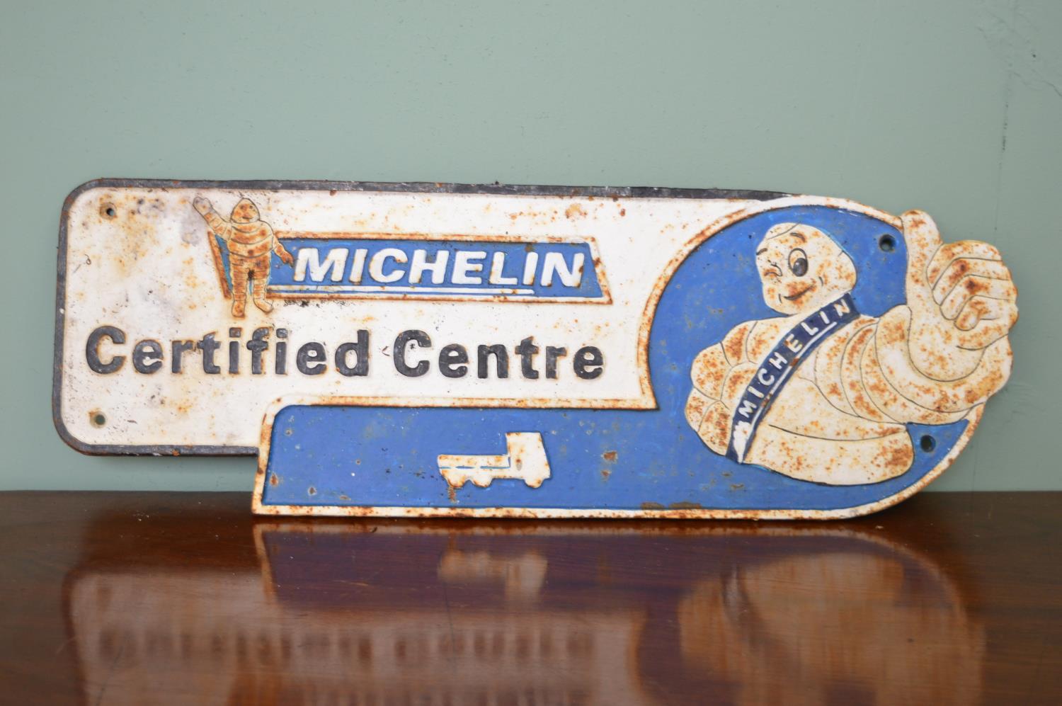 Michelin Certified Centre advertising sign.