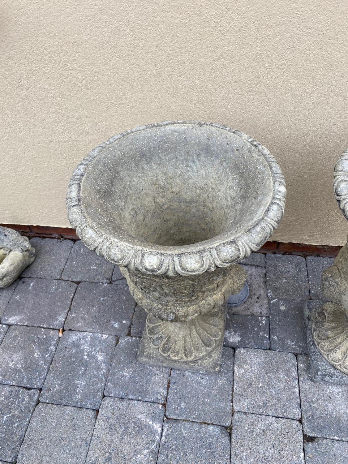 Pair of stone garden urns. - Image 4 of 4