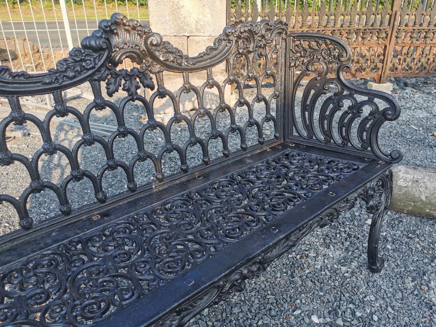 Decorative cast iron garden bench in the Rococo style - Image 2 of 2