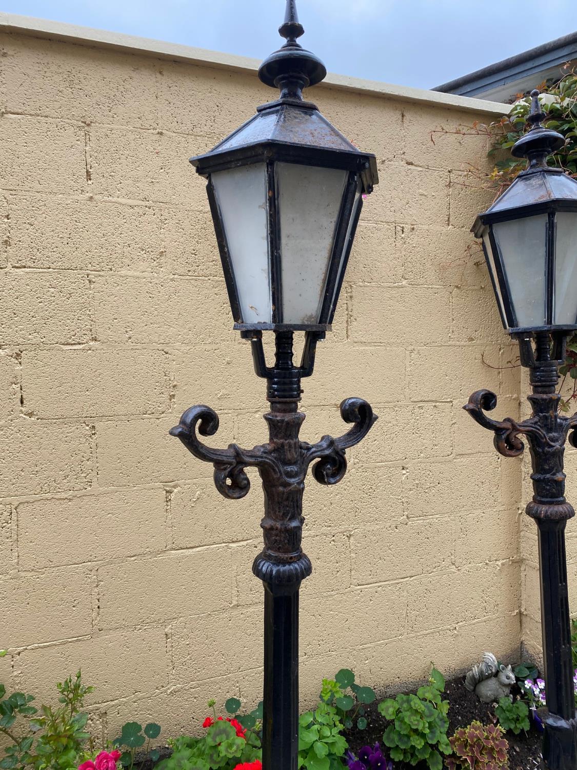 Pair of cast iron avenue lights. - Image 2 of 3