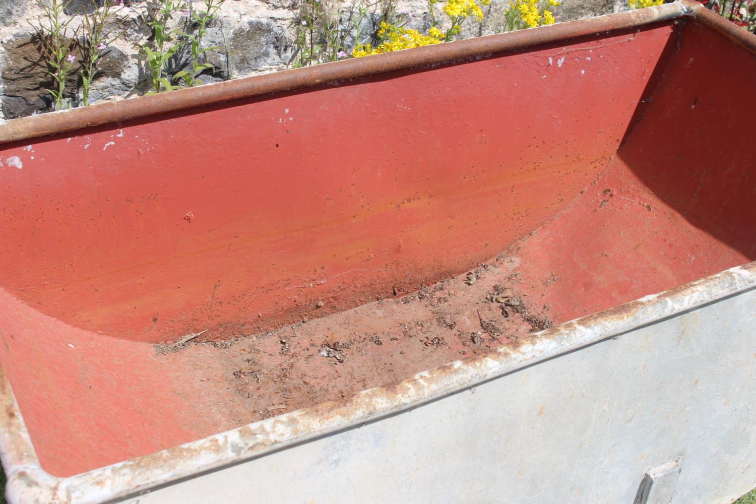 Galvanised planter/trough - Image 2 of 3