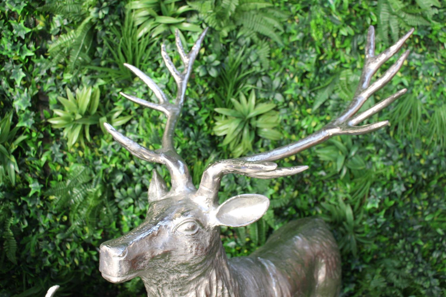 White metal model of a Stag and Doe. - Image 2 of 3