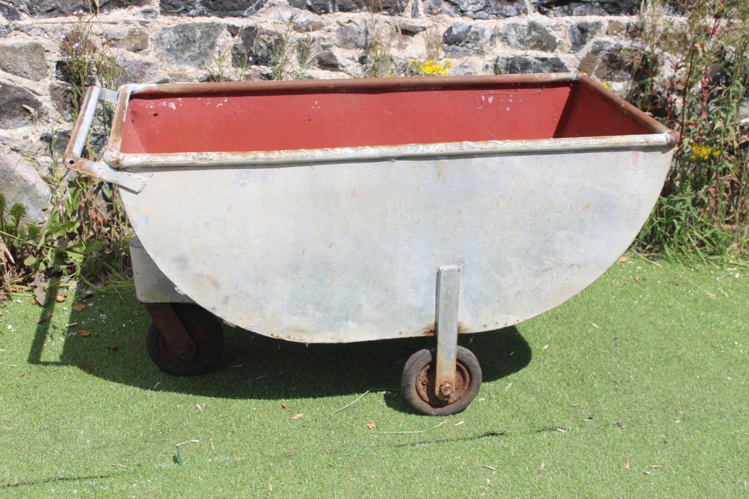 Galvanised planter/trough